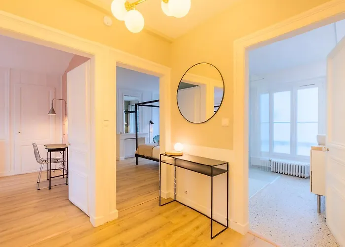 3 Bedroom Apartment On The Grand Place